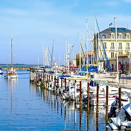 Au Bord De Thau